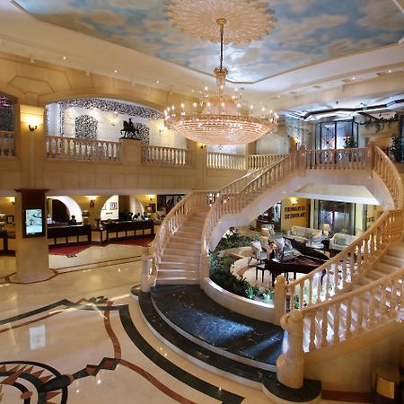 Knight Castle Hotel Dubái Exterior foto Lobby