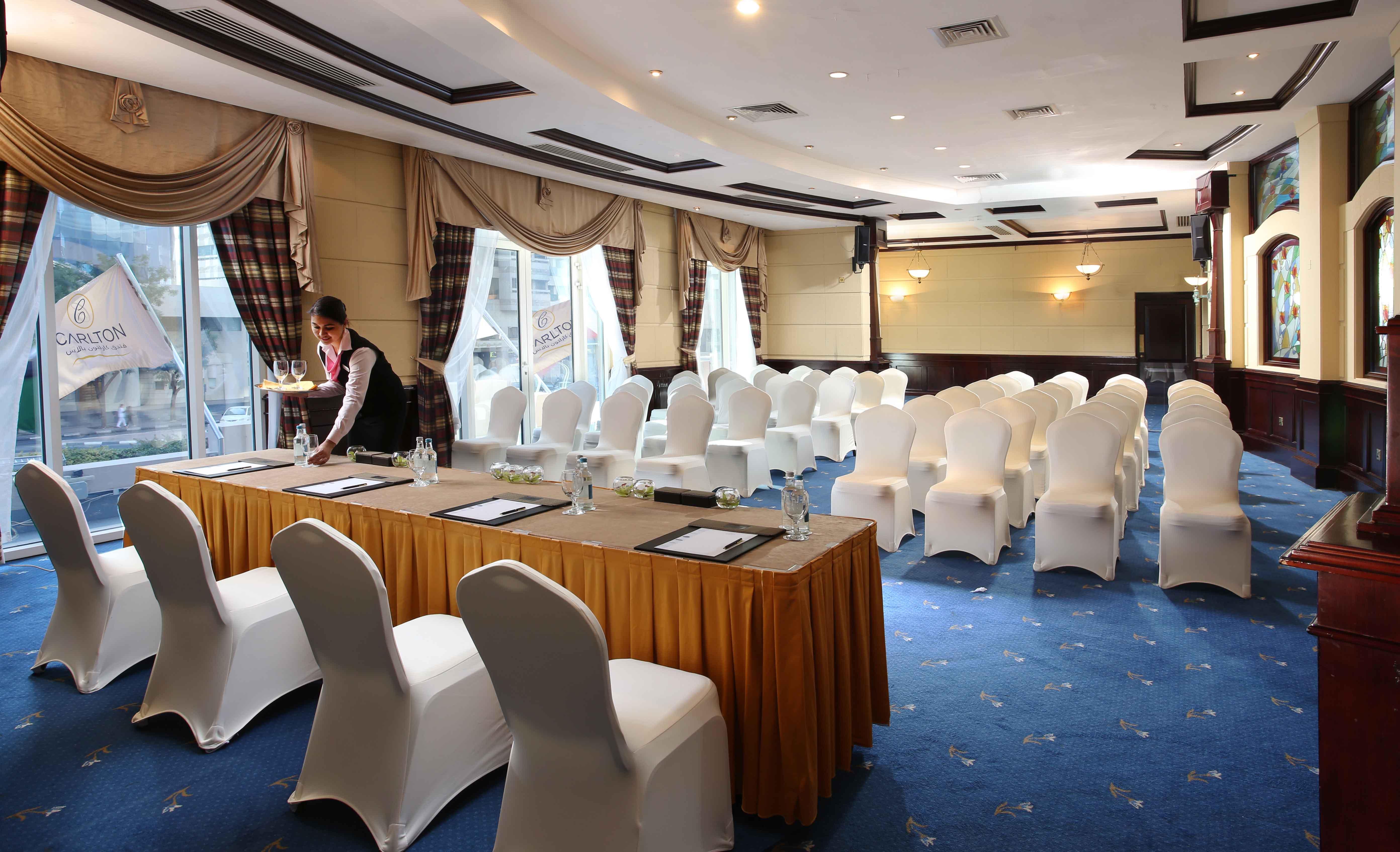 Knight Castle Hotel Dubái Exterior foto Meeting room