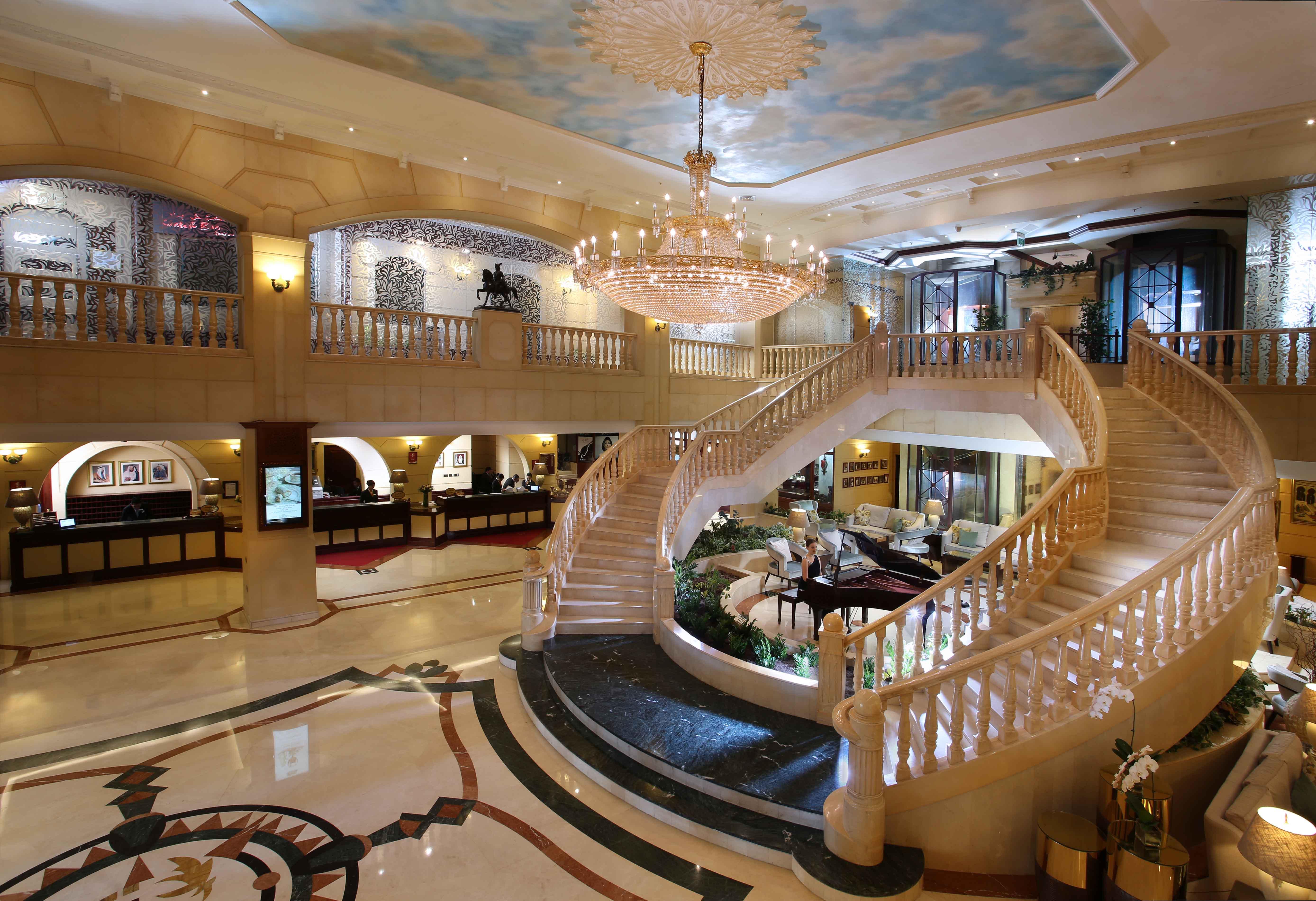 Knight Castle Hotel Dubái Exterior foto Lobby