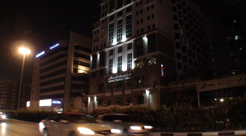 Knight Castle Hotel Dubái Exterior foto The headquarters of the Arab Open University in Dubai