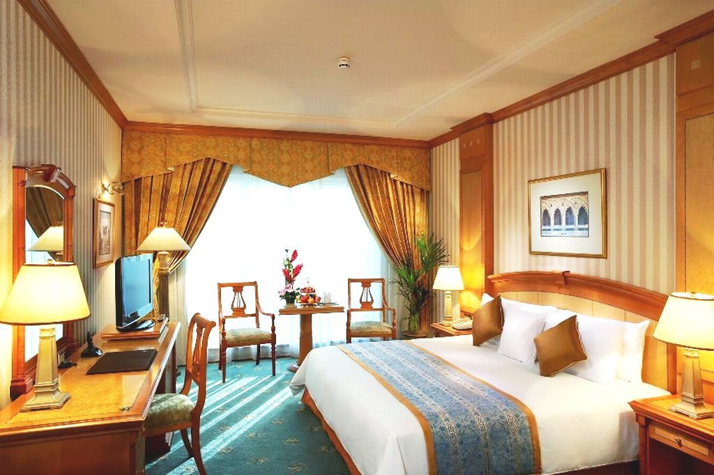 Knight Castle Hotel Dubái Exterior foto A room at the hotel