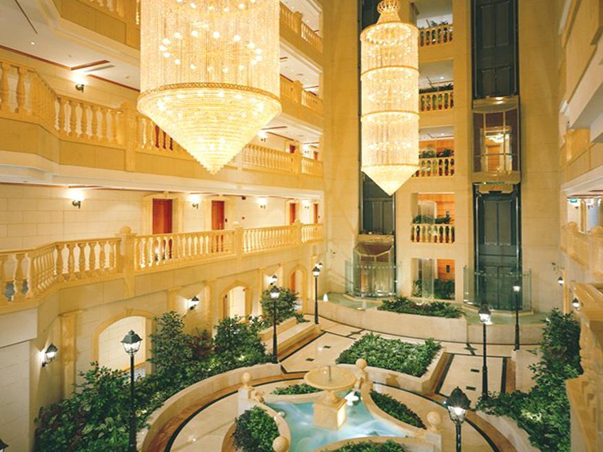 Knight Castle Hotel Dubái Exterior foto The lobby of the Grand Hyatt Hotel