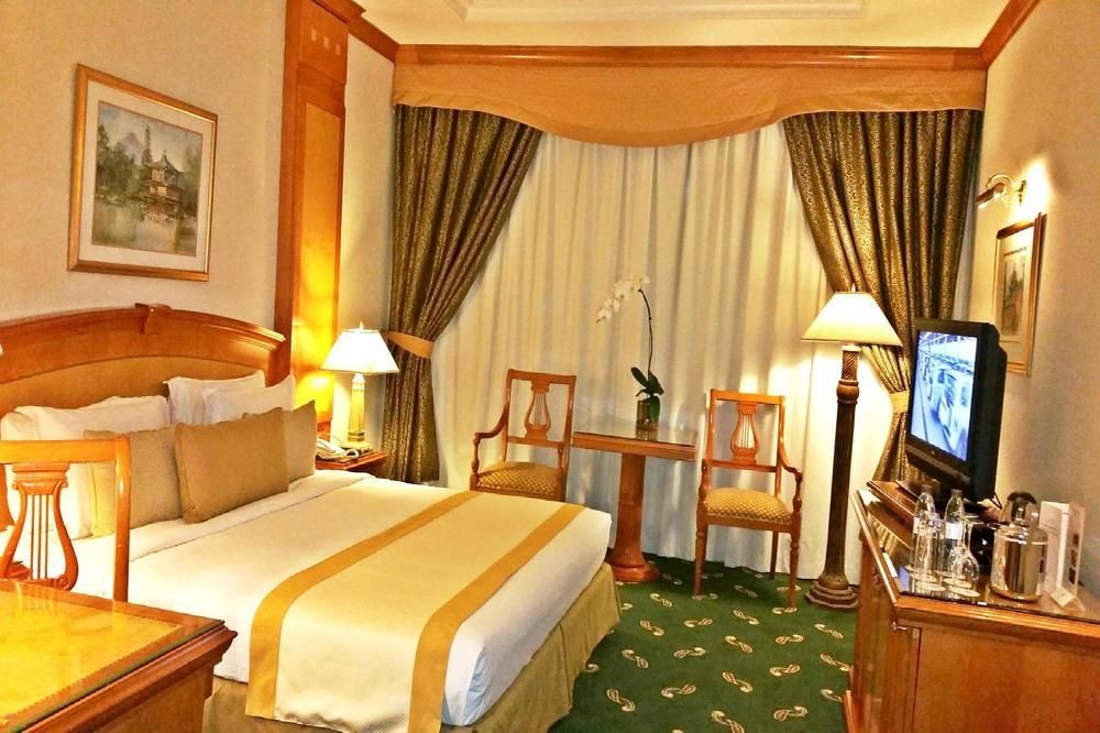 Knight Castle Hotel Dubái Exterior foto A room at the hotel